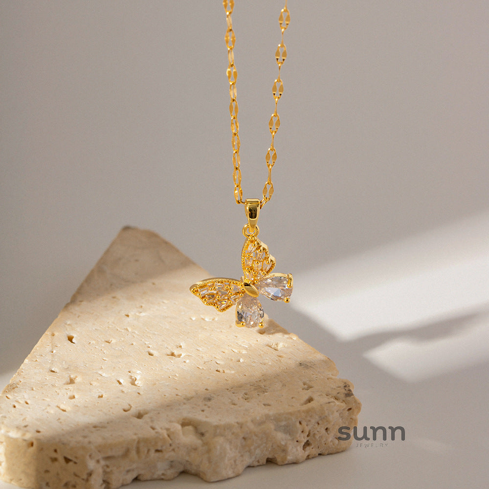Carolina Butterfly Pendant Necklace [QU73R5B5]