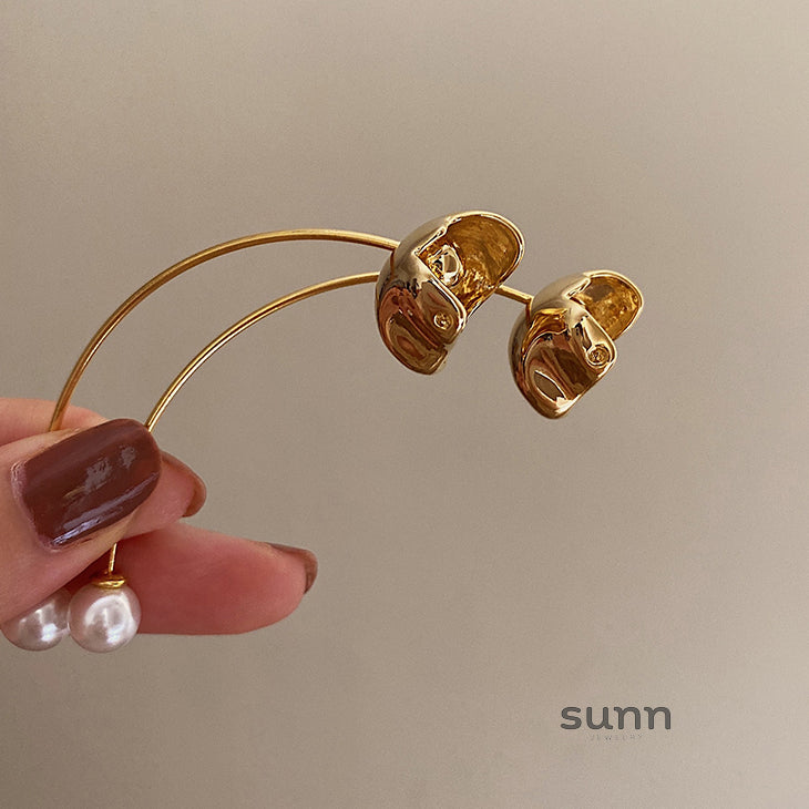 Carolyn Floral Pearl Drop Earrings [7KZCAOLA]