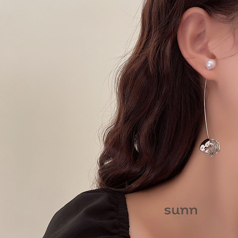 Carolyn Floral Pearl Drop Earrings [AEZWP11F]