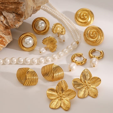 Carrigan Pearl Flower Jewelry Set [CS6BZ4MX]