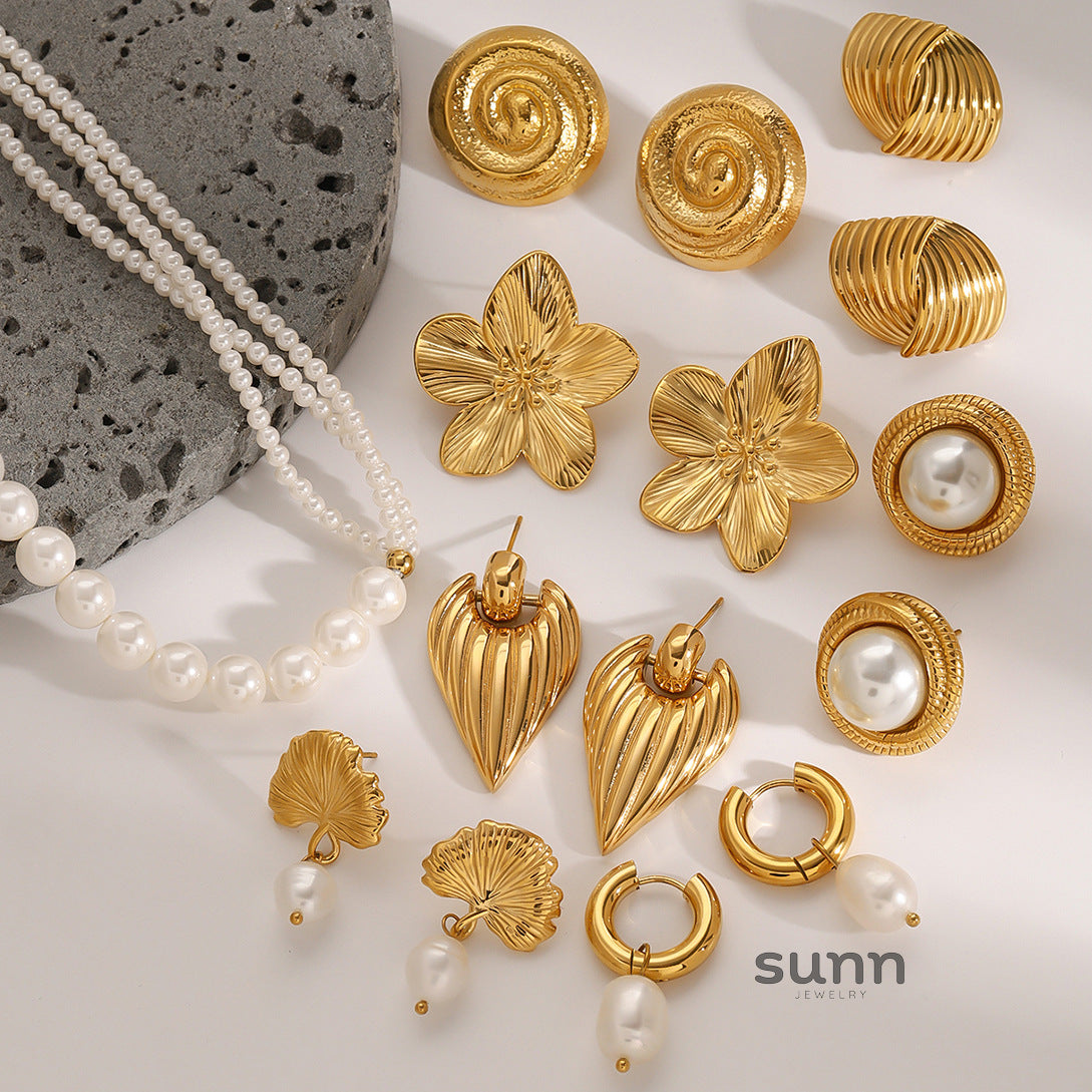 Carrigan Pearl Flower Jewelry Set [CS6BZ4MX]