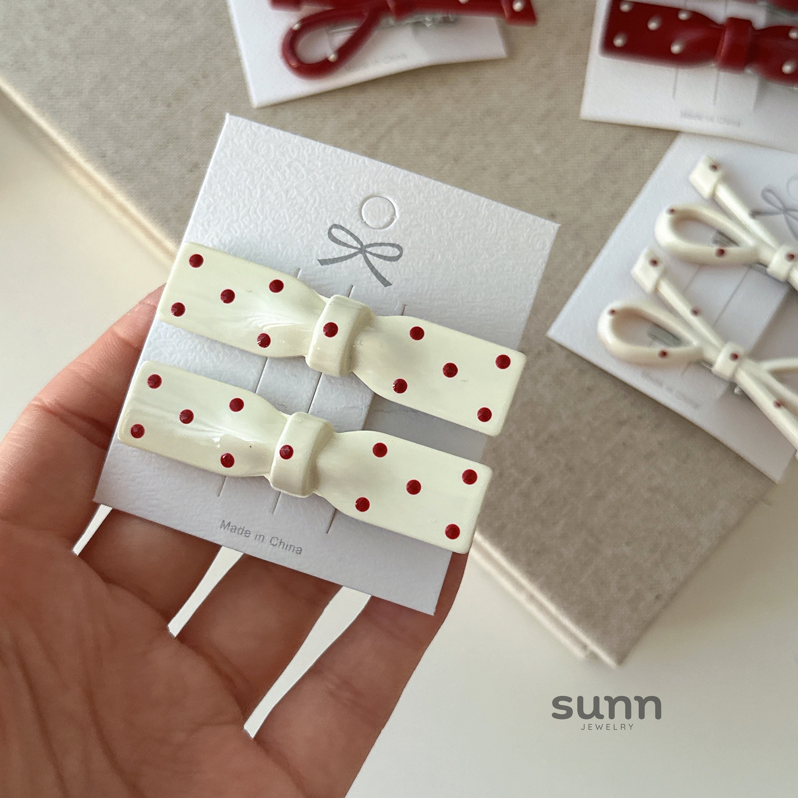 Carsyn Polka Dot Hair Clip [NSS5W3XL]