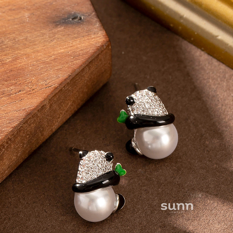 Carsyn Sparkling Panda Pearl Earrings [FBS5YLJD]