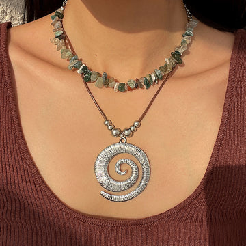 Carter Asymmetrical Conch Necklace [A7OGW8X0]