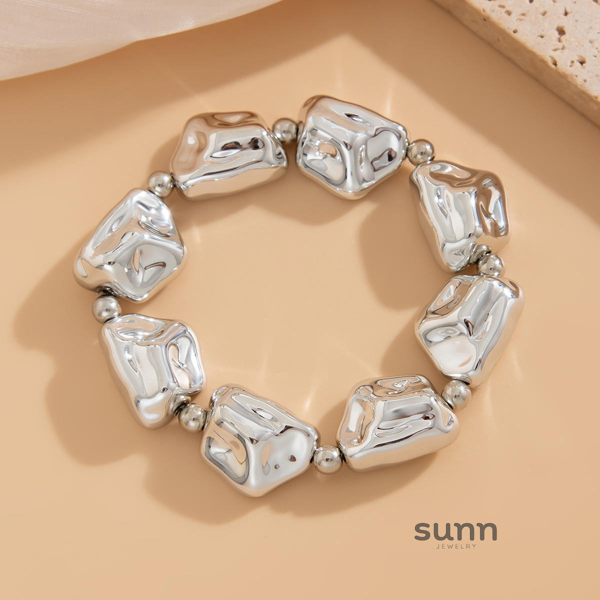 Cataleya Sculptural Statement Bracelet [ISV2VAC2]