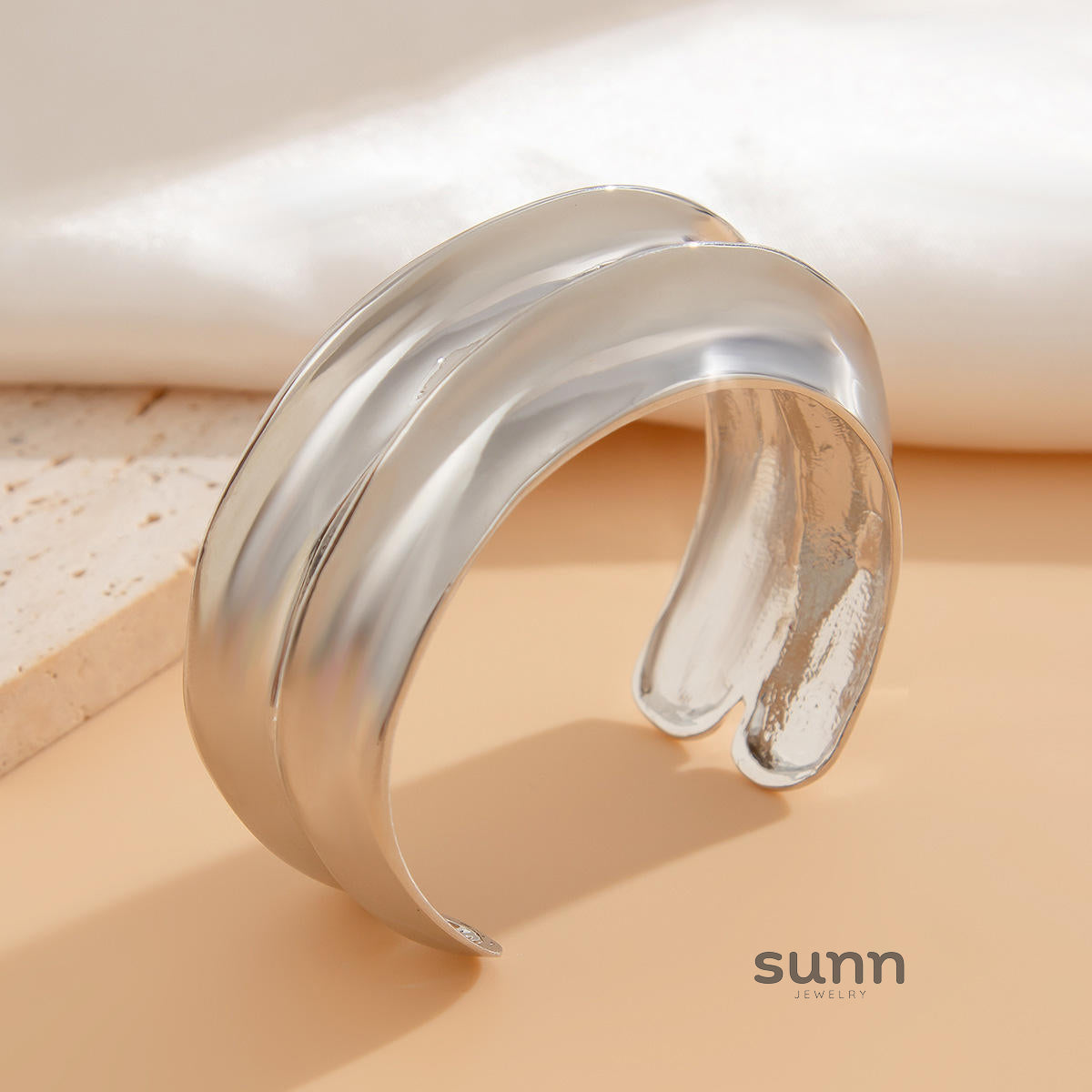 Cataleya Sculptural Statement Bracelet [7DPA9UA4]