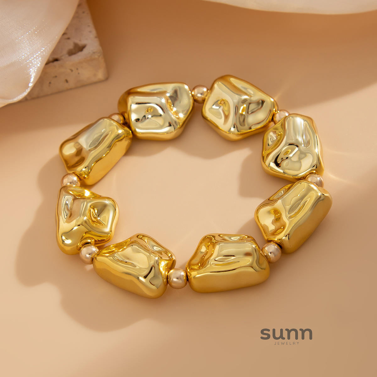 Cataleya Sculptural Statement Bracelet [B3BAUMFZ]