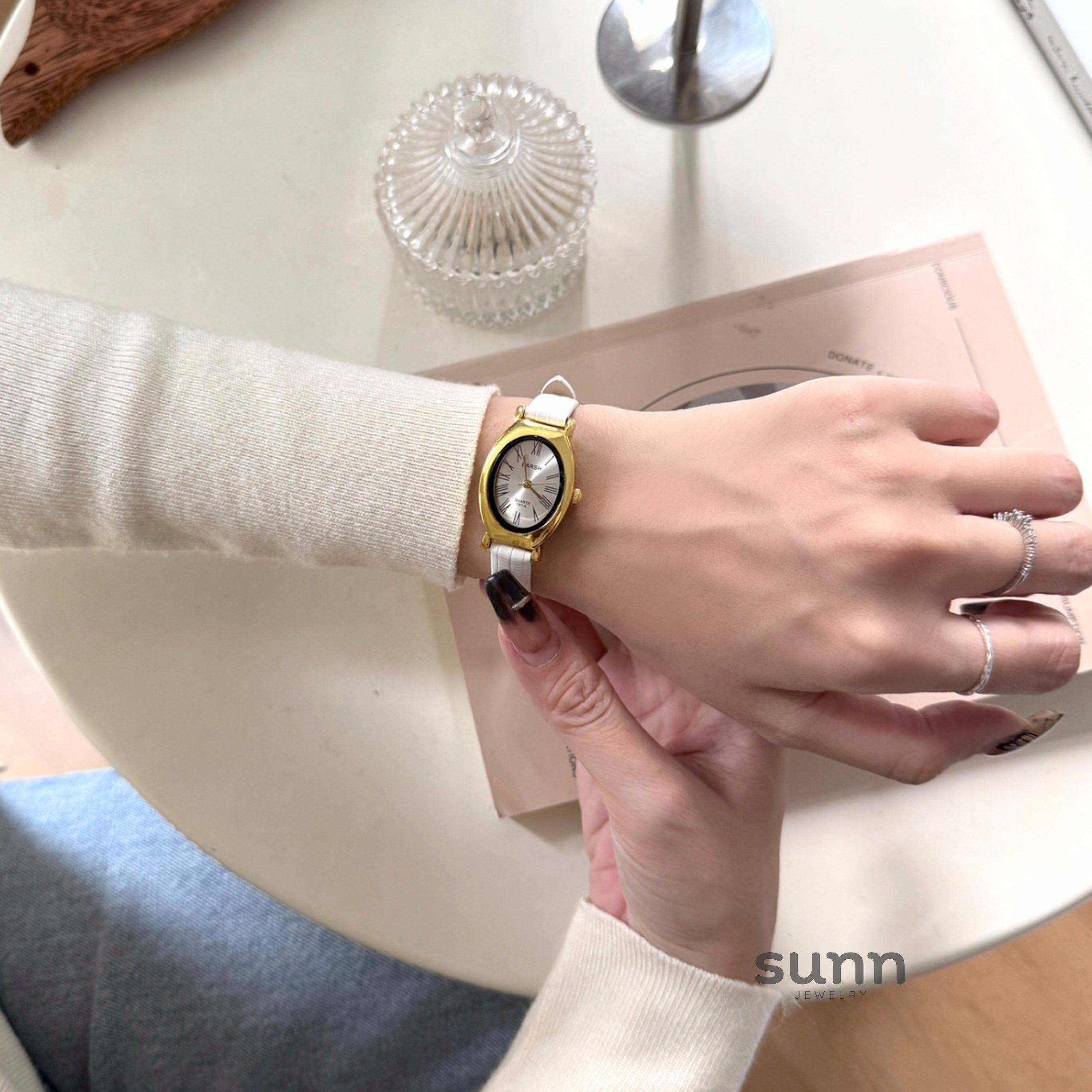 Cataleyah Vintage Oval Watch [3GB5GDLK]