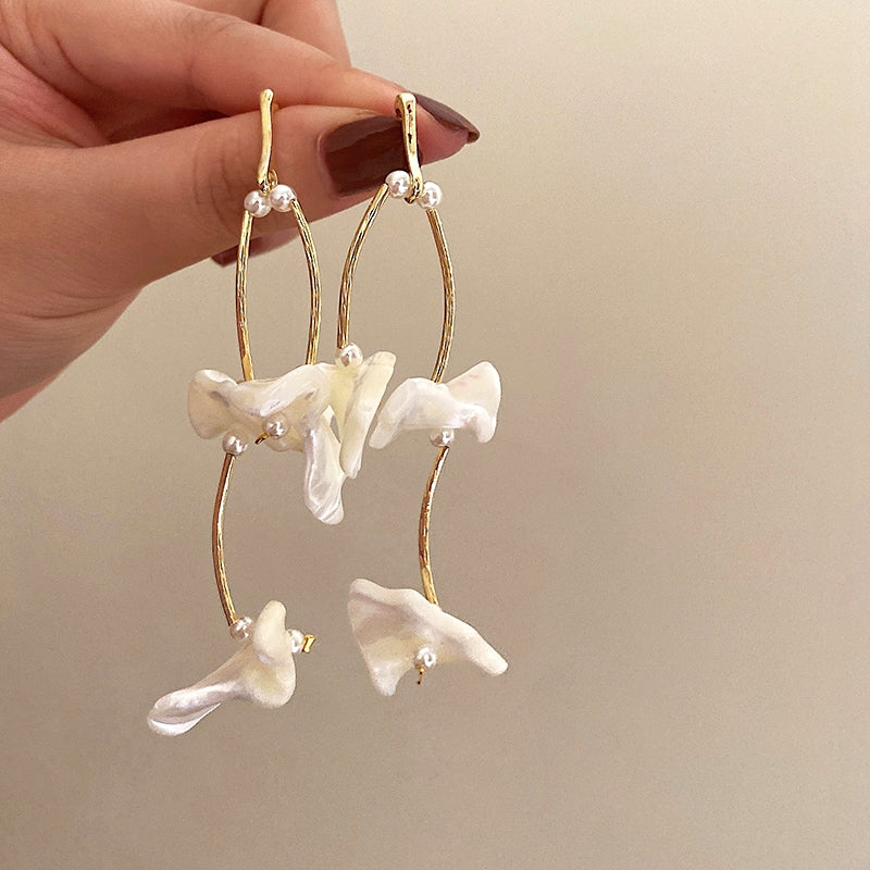 Catalyna Iridescent Shell Drop Earrings [1NO0HSZM]