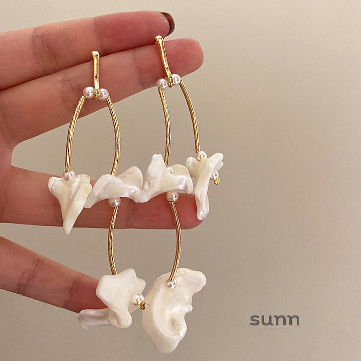 Catalyna Iridescent Shell Drop Earrings [8GJ9TLQD]