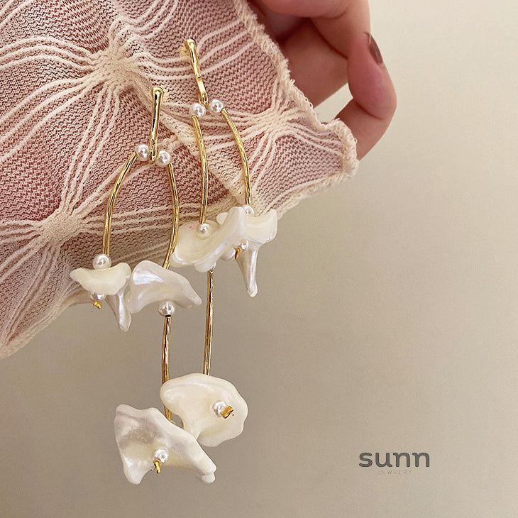 Catalyna Iridescent Shell Drop Earrings [ODYDQ2O8]