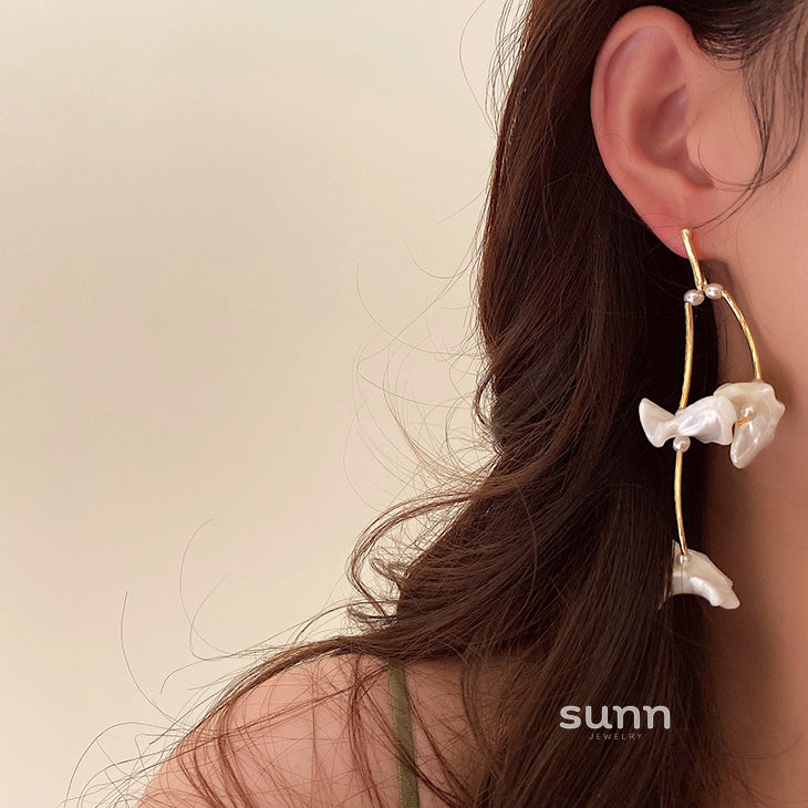 Catalyna Iridescent Shell Drop Earrings [7FG0RGLQ]