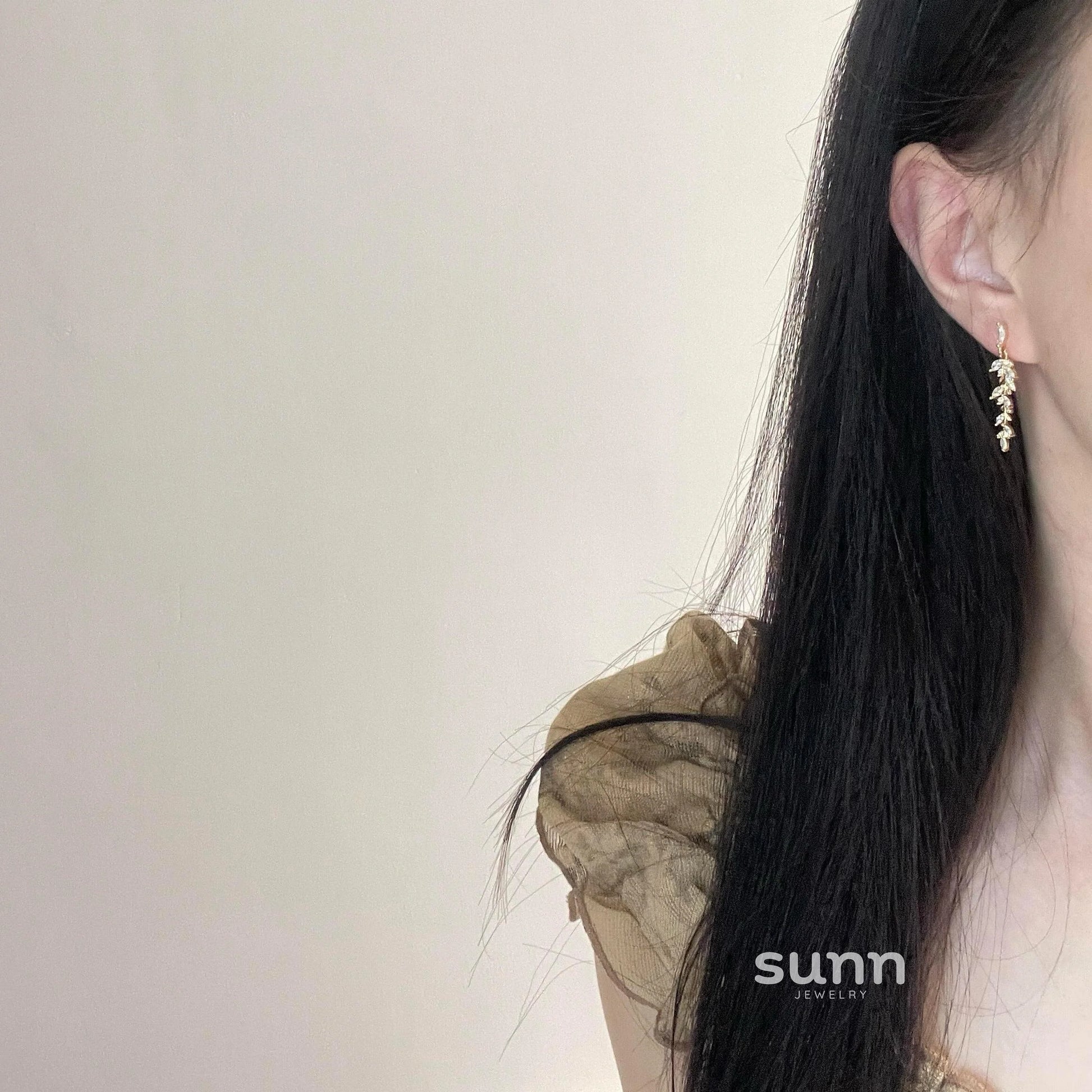 Cattaleya Gilded Leaf Stud Earrings