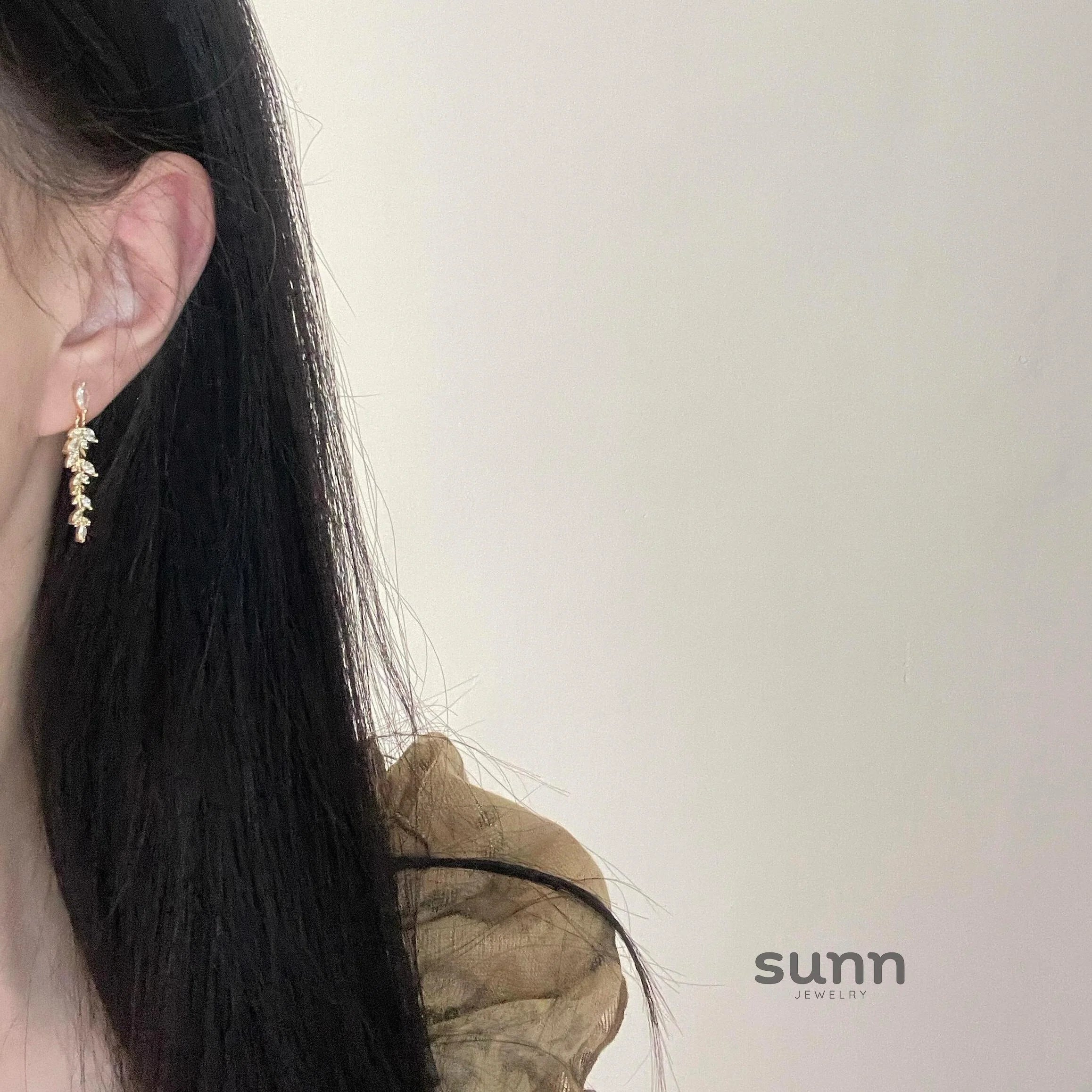 Cattaleya Gilded Leaf Stud Earrings