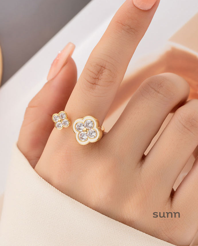 Cattleya Enamel Clover Ring [7VFHKUPD]