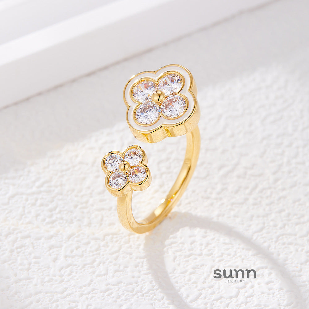 Cattleya Enamel Clover Ring [IUN4UPZS]