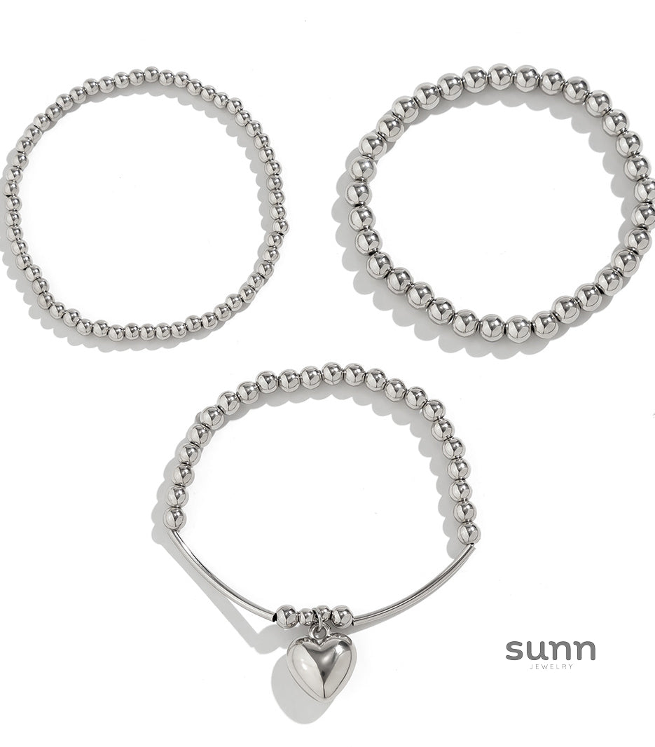 Cattleya Layered Charm Bracelet Set [KYLYAI8Y]