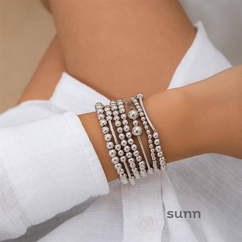Cattleya Layered Charm Bracelet Set [TYU2DB0O]
