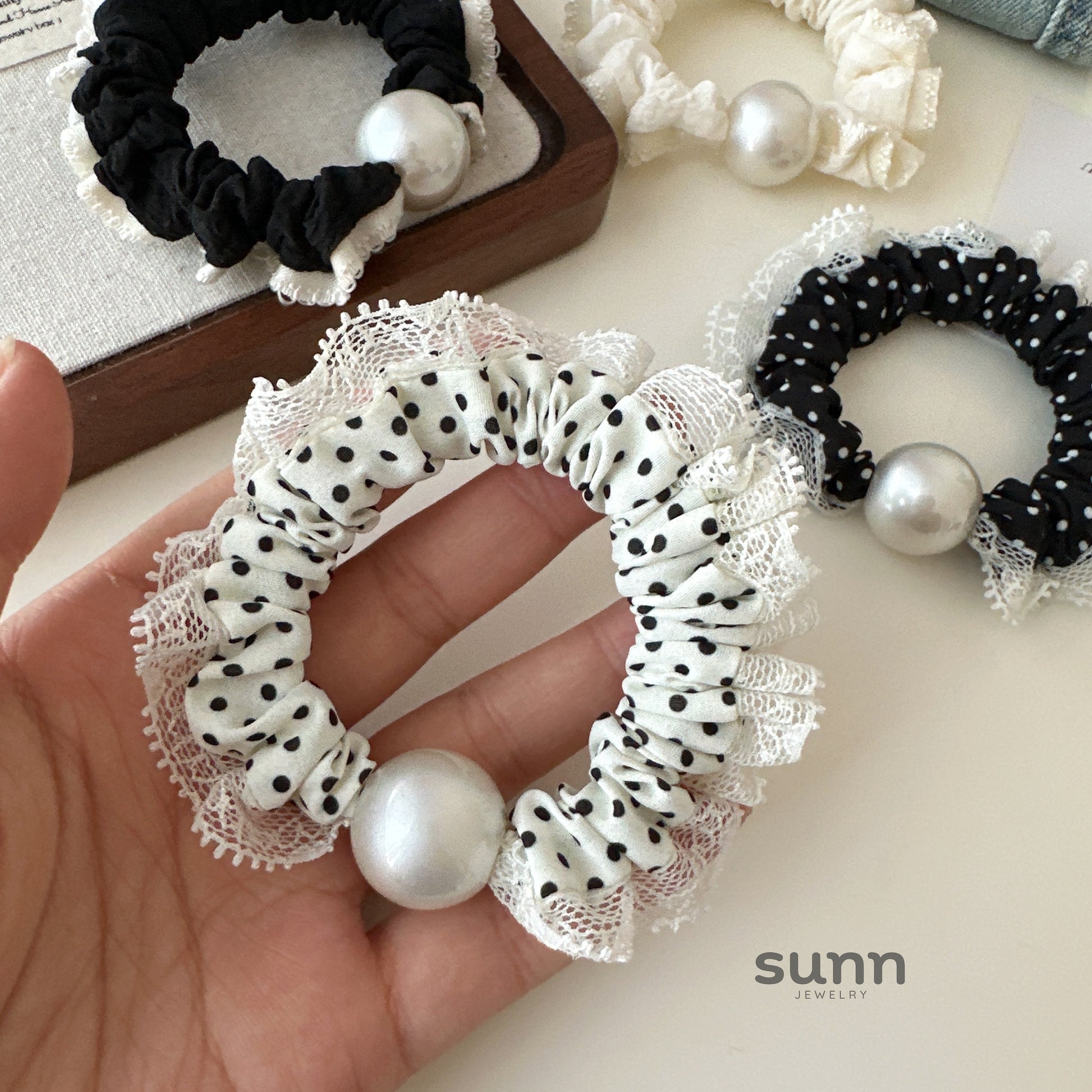 Cecile Ruffled Scrunchie [01GVZNDN]