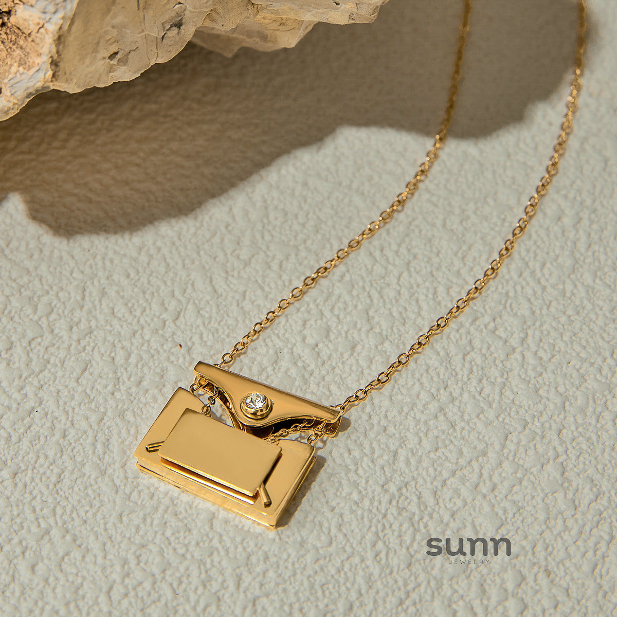 Cecily Letter Envelope Necklace [7RDSBCMB]