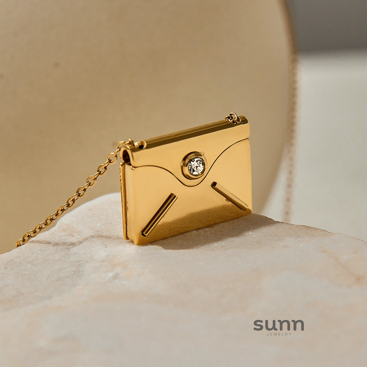 Cecily Letter Envelope Necklace [TQYZOVWM]