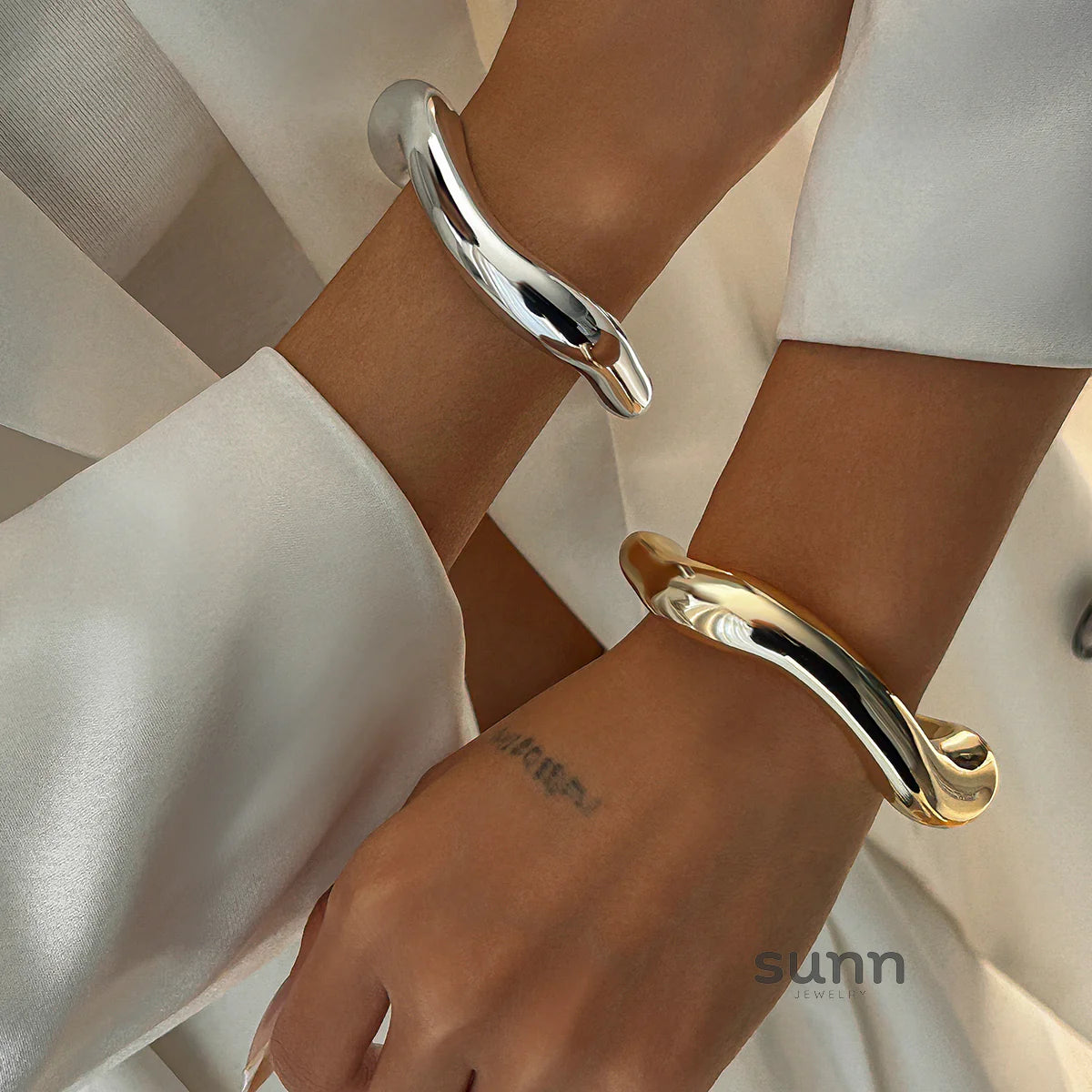 Cedar Irregular Arc Bangle
