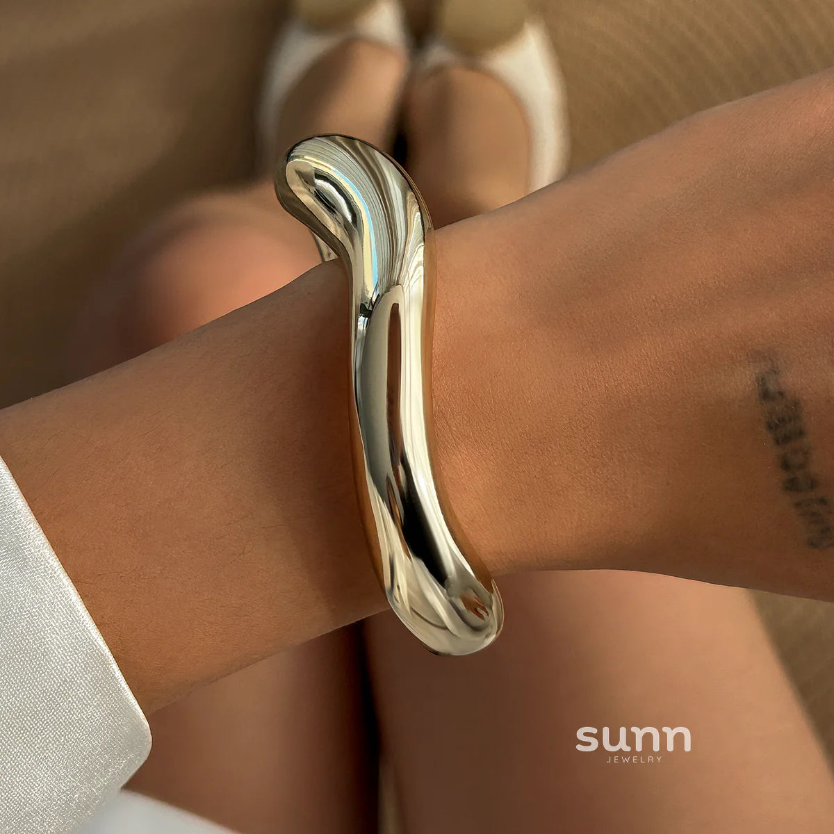 Cedar Irregular Arc Bangle