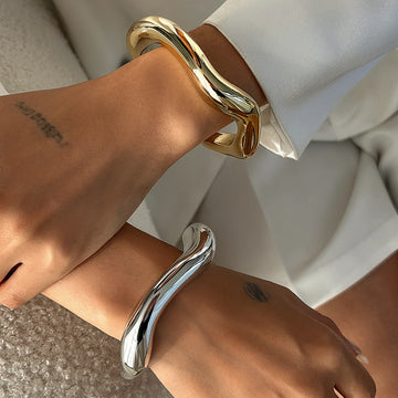 Cedar Irregular Arc Bangle