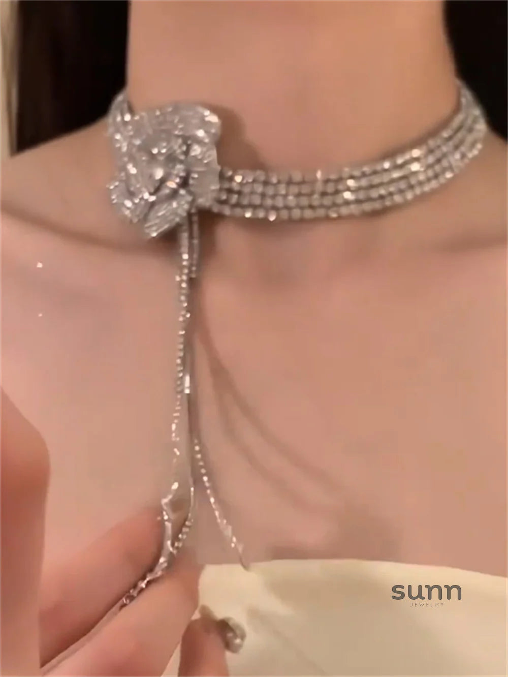 Cedar Sparkling Floral Choker