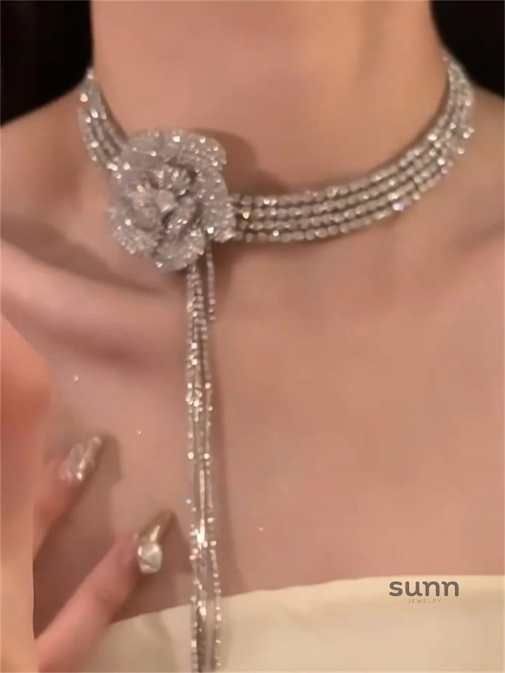 Cedar Sparkling Floral Choker