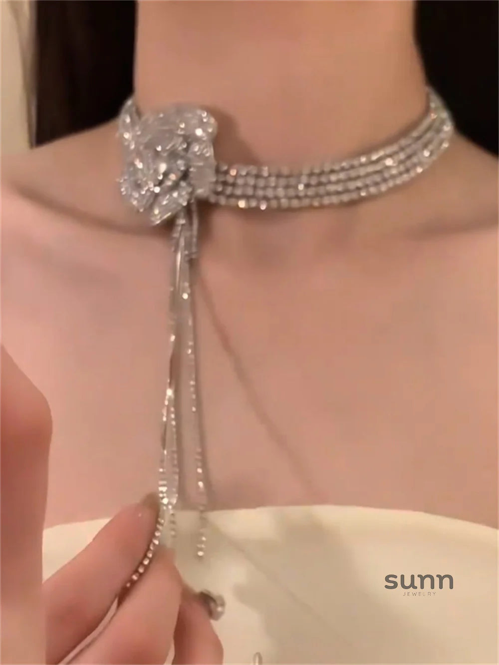 Cedar Sparkling Floral Choker