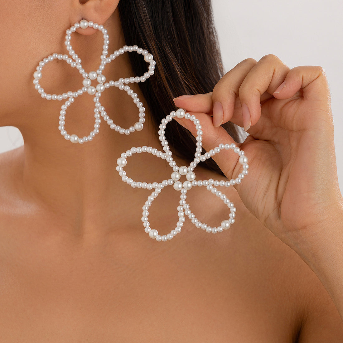 Celena Pearl Flower Statement Earrings [OQ3DV7VV]