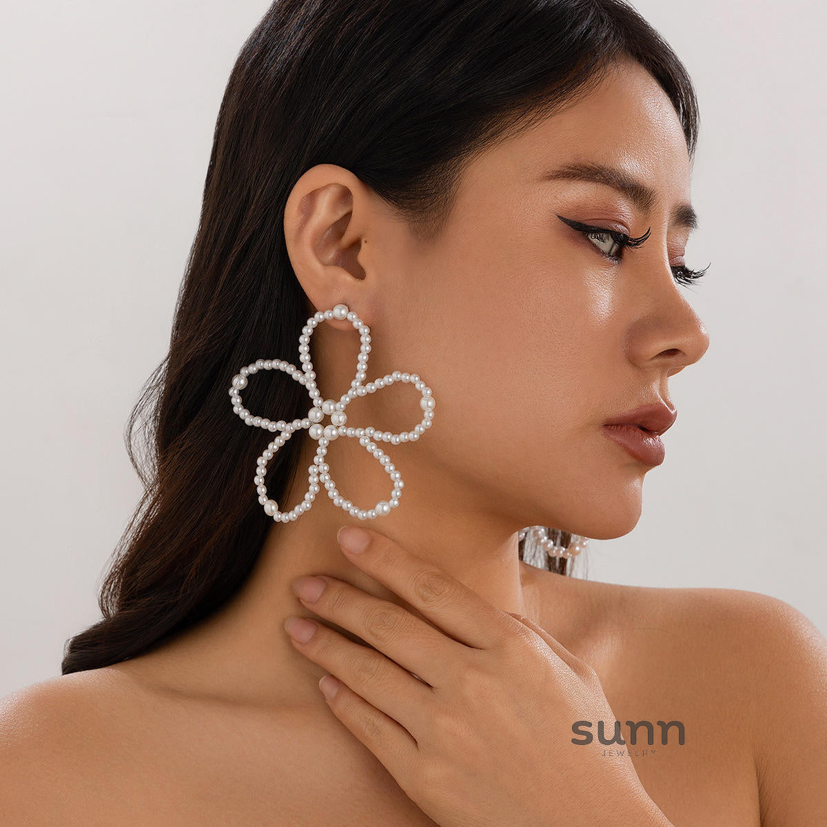 Celena Pearl Flower Statement Earrings [30B7PDK8]