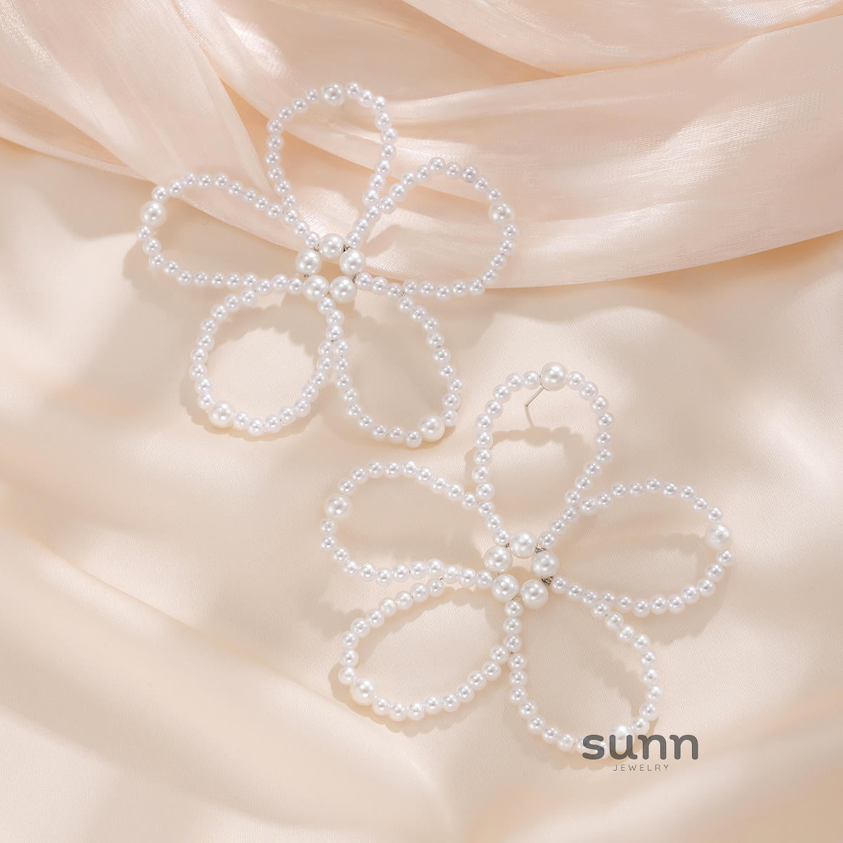 Celena Pearl Flower Statement Earrings [4UNOD4EE]