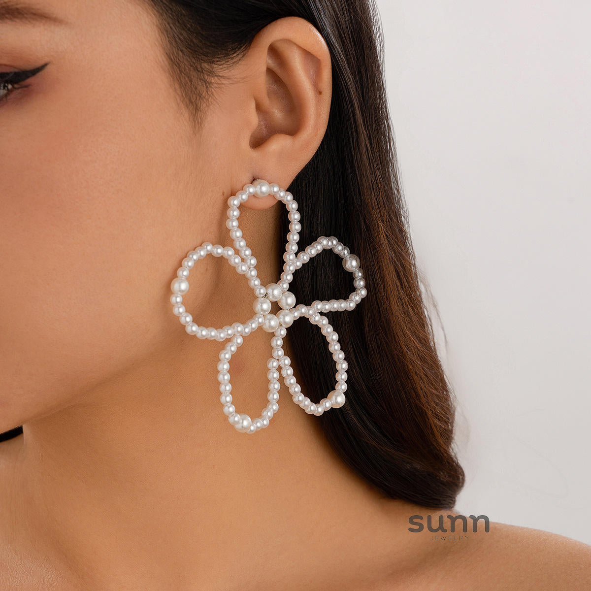 Celena Pearl Flower Statement Earrings [VE8L10YC]