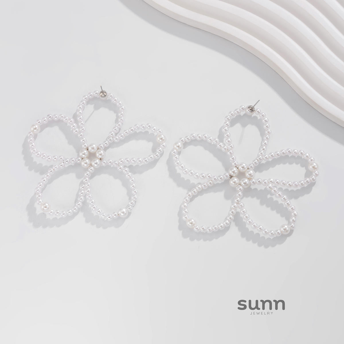 Celena Pearl Flower Statement Earrings [CF9XDXMS]