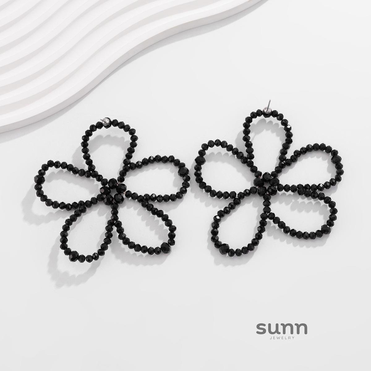 Celena Pearl Flower Statement Earrings [Y0F0NCN5]
