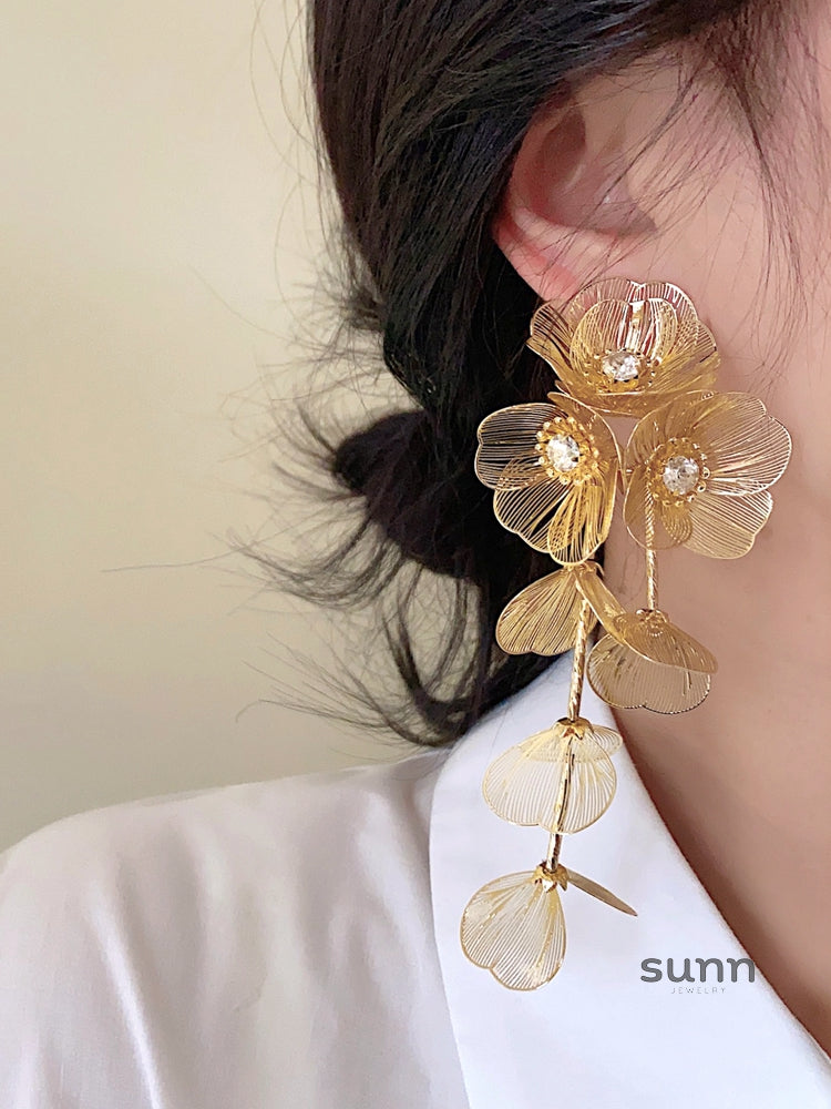 Chanell Statement Floral Earrings [QFG3S7K4]