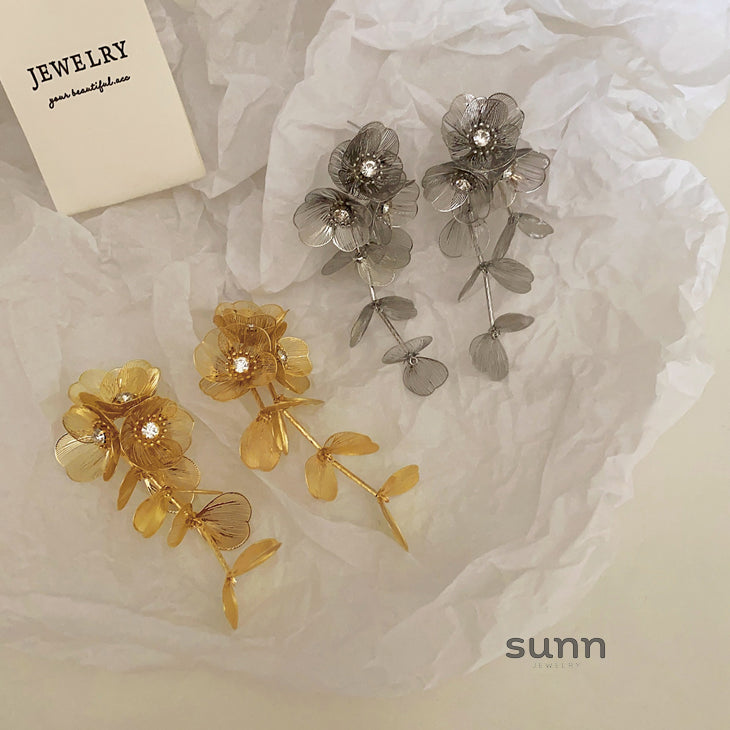 Chanell Statement Floral Earrings [7PFNBHNV]