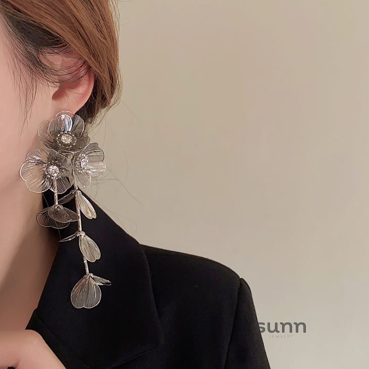 Chanell Statement Floral Earrings [GILO6RWT]