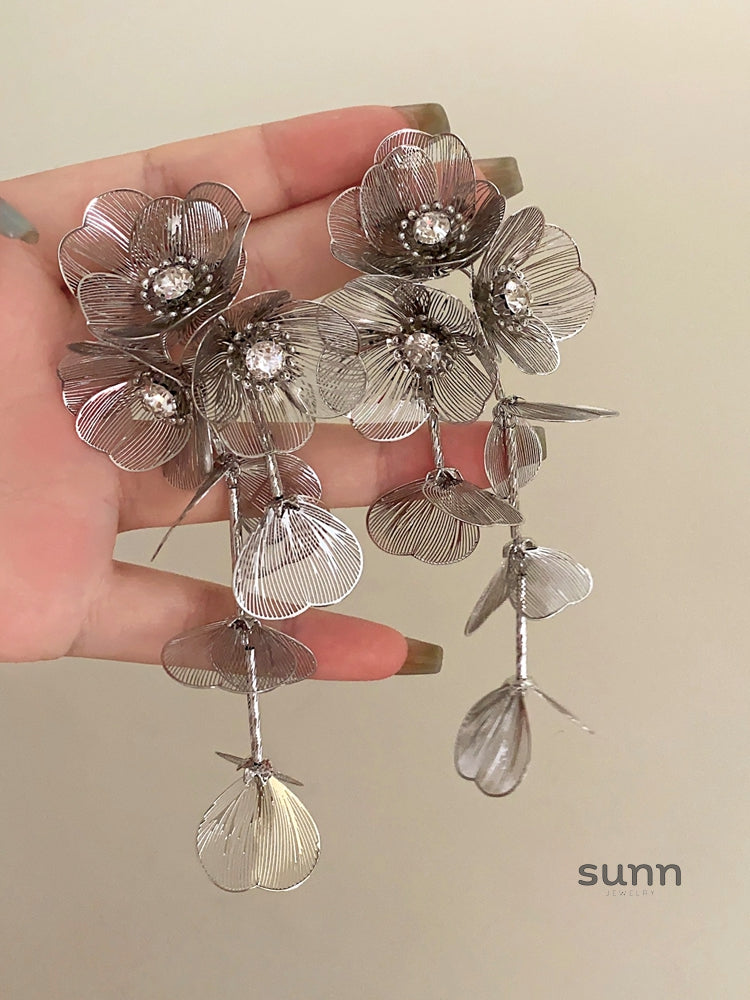 Chanell Statement Floral Earrings [F4C5AQ6L]