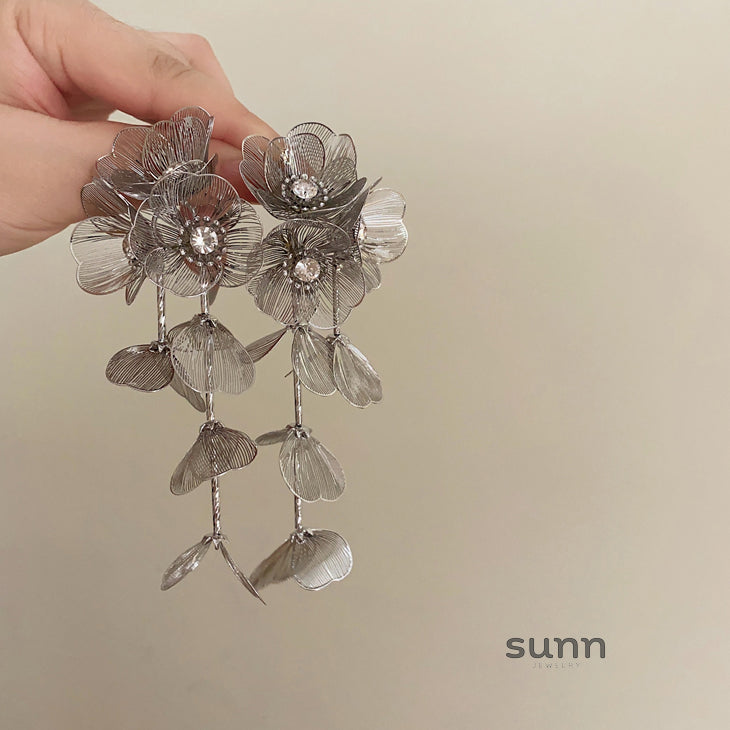 Chanell Statement Floral Earrings [RKPQ1JUA]
