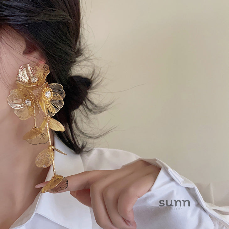 Chanell Statement Floral Earrings [7A0MYJDM]
