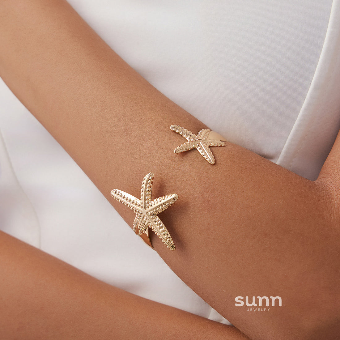 Chanelle Starfish Open Arm Cuff [AFLTQLNM]