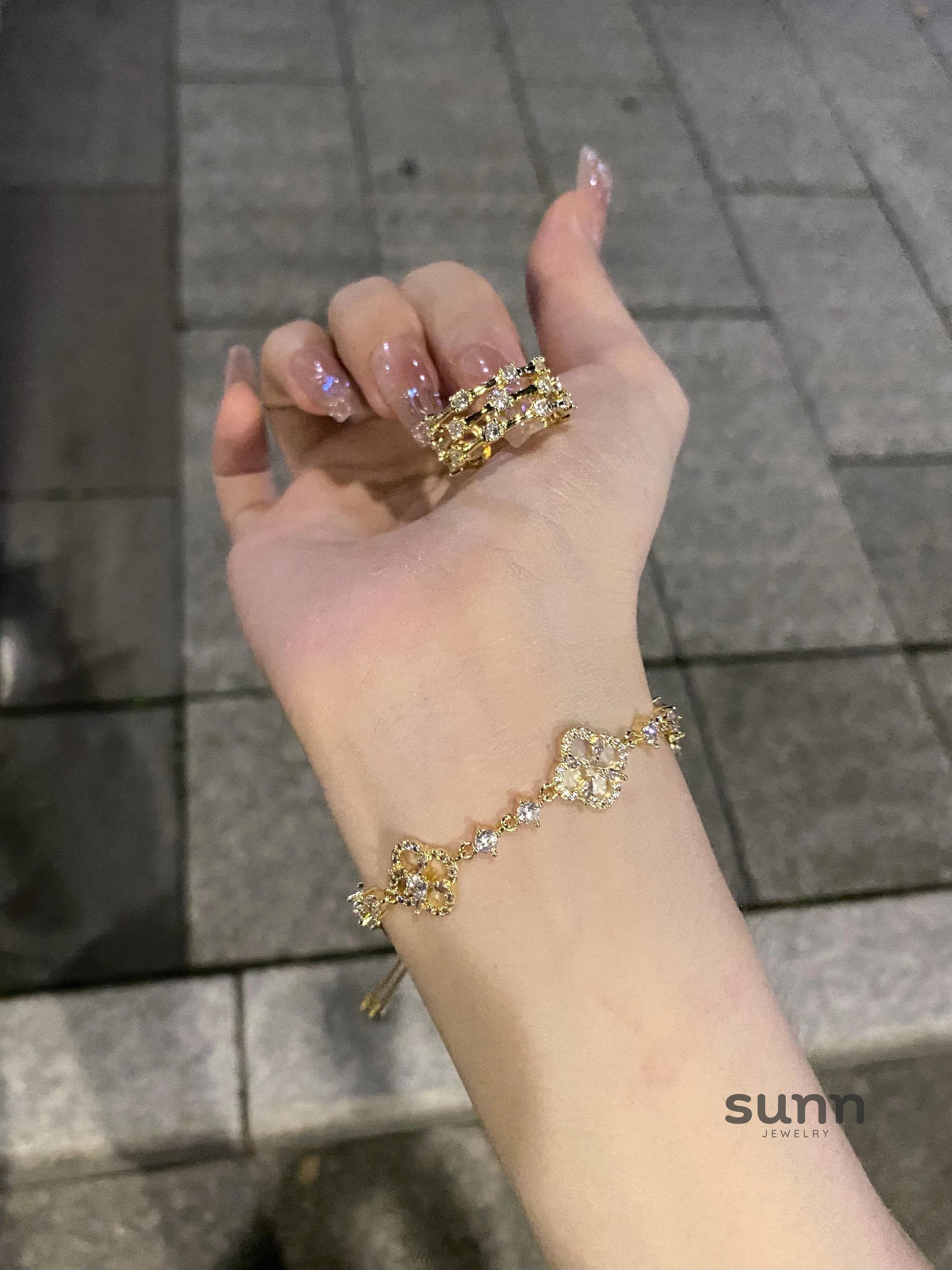 Chantel Mother-of-Pearl Clover Bracelet