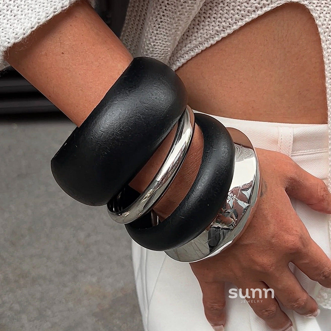 Charleigh Sculptural Bangle Bracelet [F59OXQI9]