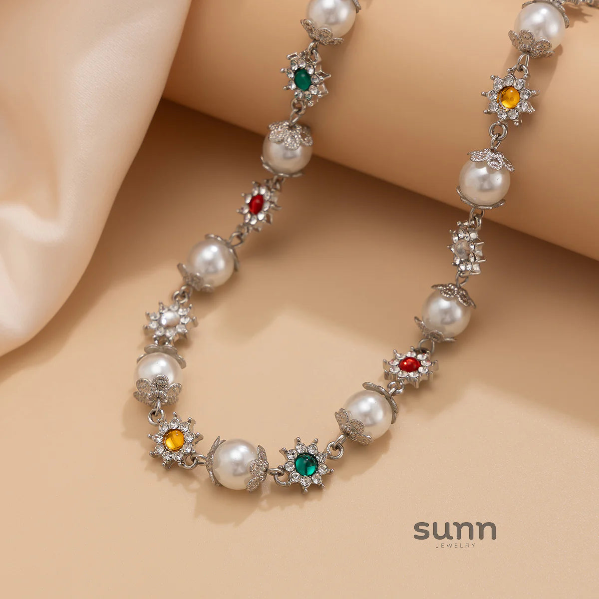Charlie Rhinestone Flower Pearl Choker