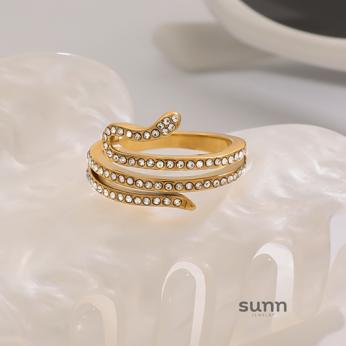Charlize Serpent Design Ring [84PVKBKN]
