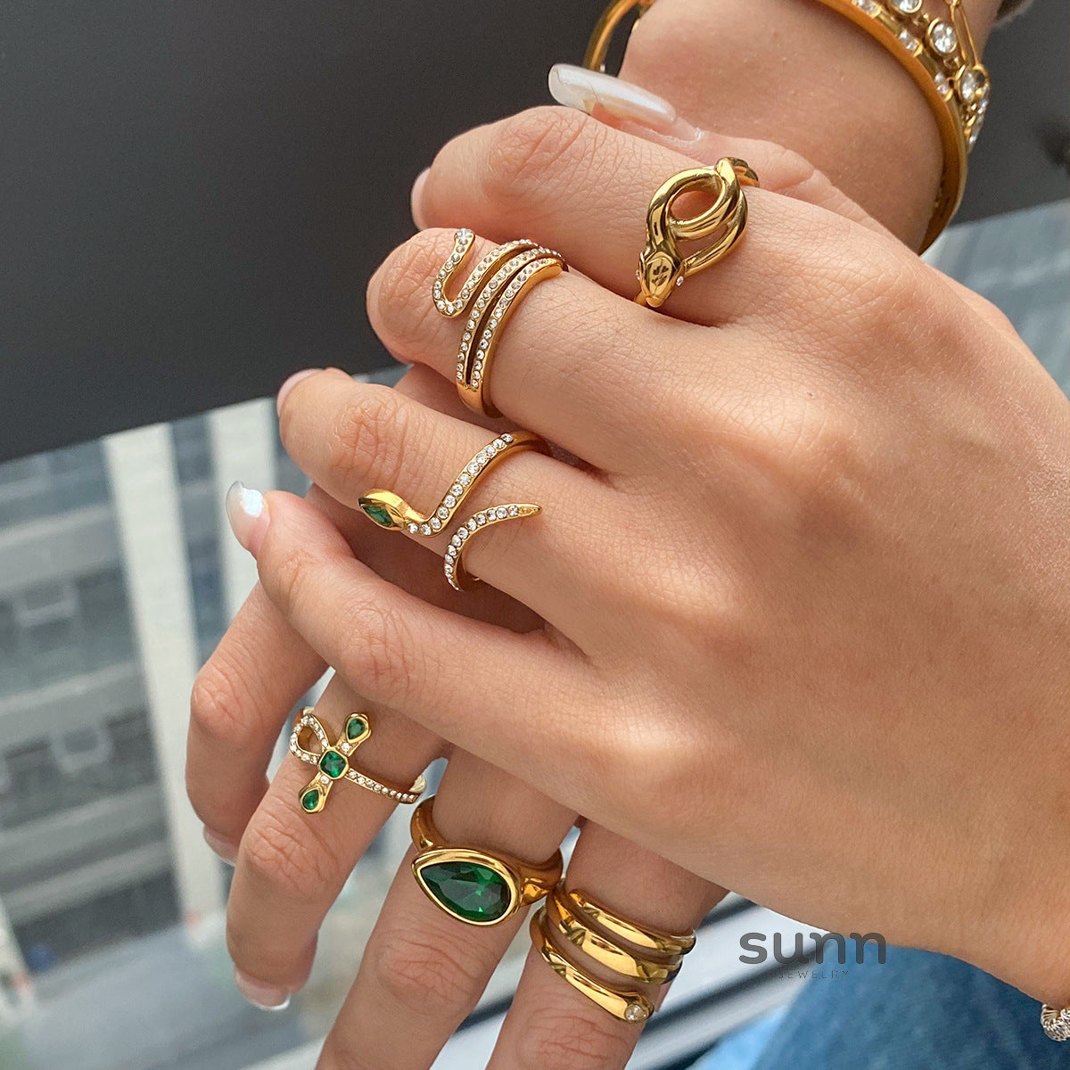 Charlize Serpent Design Ring [7DYE3LDR]