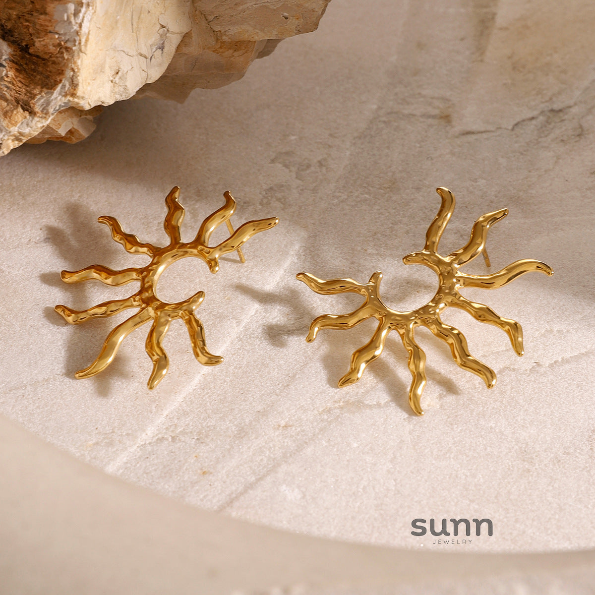 Charm Sunflower Stud Earrings [9306JRKZ]